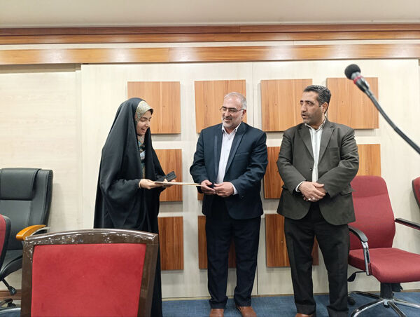 تقدیر از دانش‌آموزخبرنگاران برگزیده رویداد «فرزندان انقلاب» در قم