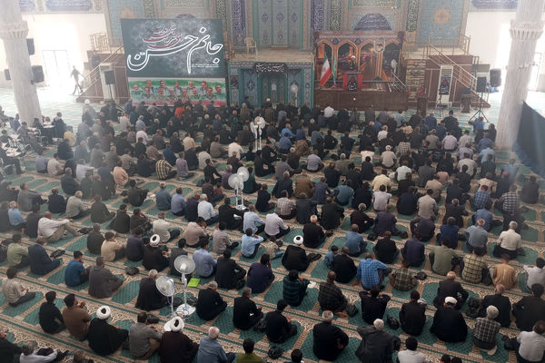  صفوف نماز جمعه لردگان؛ نبض جامعه در دست همدلی و بصیرت