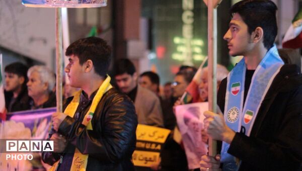 حضور پرشور نوجوانان مبارز در کافه رسانه اردبیل