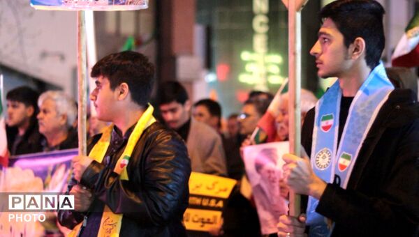 حضور پرشور نوجوانان مبارز در کافه رسانه اردبیل