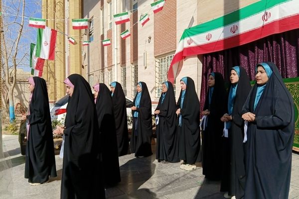  جشن شعبانیه در دبیرستان دخترانه ذبیح الله هوشیار مشهد
