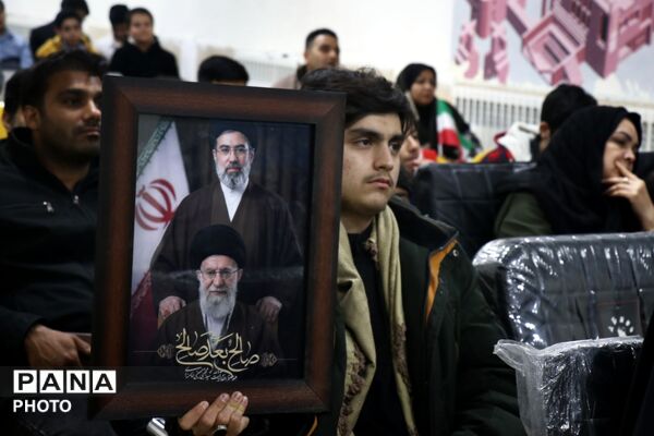 تجدید پیمان، بر مدار ایران