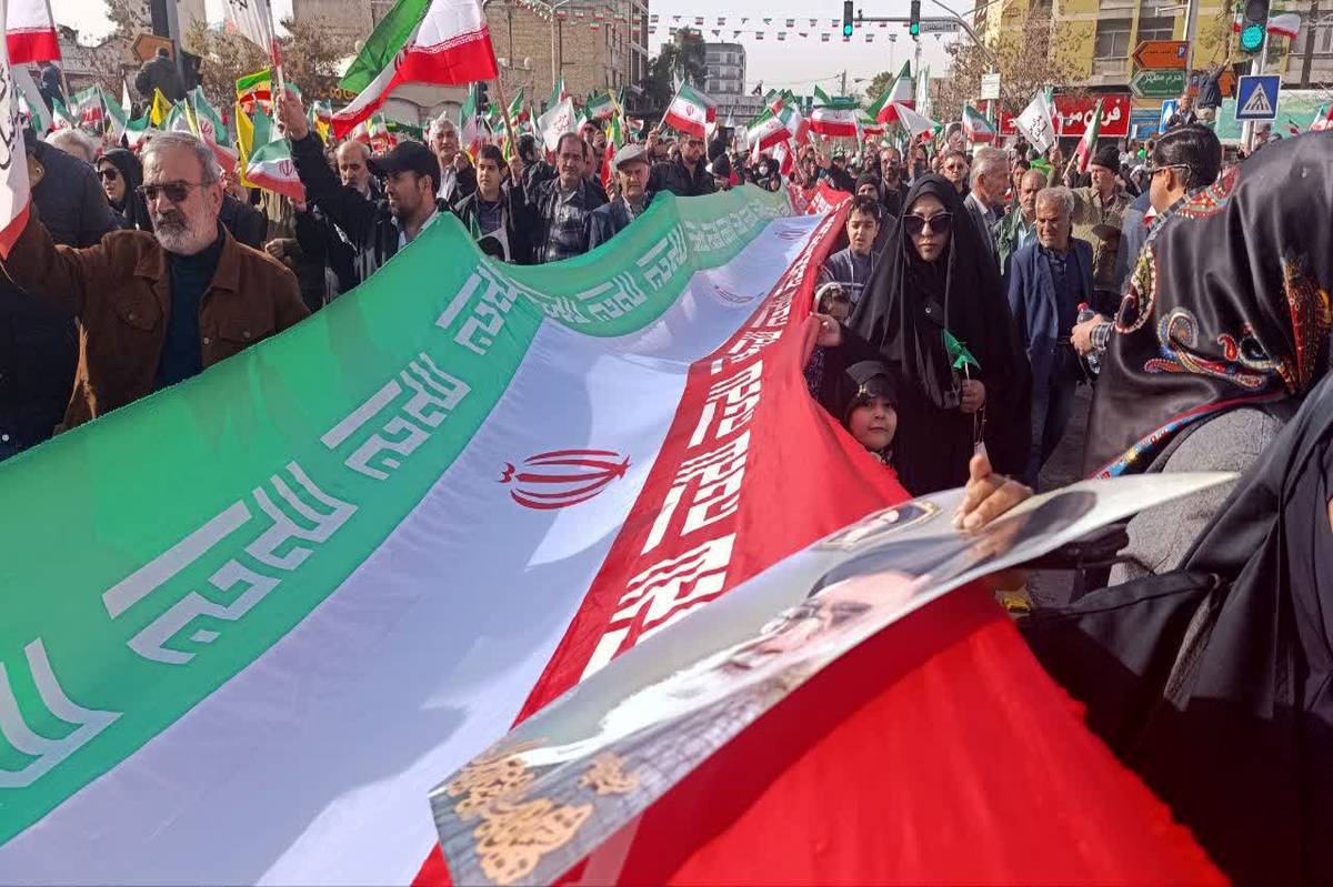 حضور یکپارچه مجموعه وزارت آموزش و پرورش در راهپیمایی ۲۲ بهمن