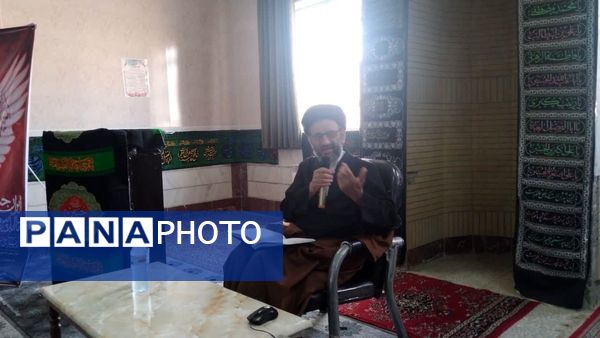 مراسم زیارت عاشورا و درس اخلاق در مدرسه زینب کبری شازند