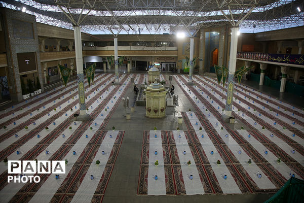 سفره افطاری حرم کریمه اهل بیت(س) در ماه ضیافت الهی