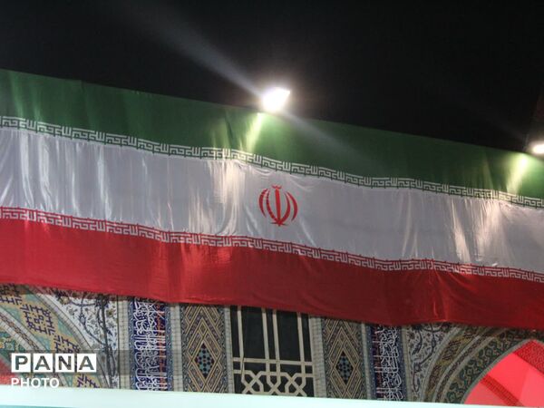 صحن‌های حرم رضوی سرخ‌پوش از پرچم‌های خون‌خواهی شد
