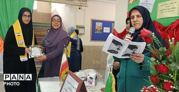 تقدیر از نفرات برتر درسی فرهنگی و هنری جشنواره خوارزمی همزمان با عید غدیر