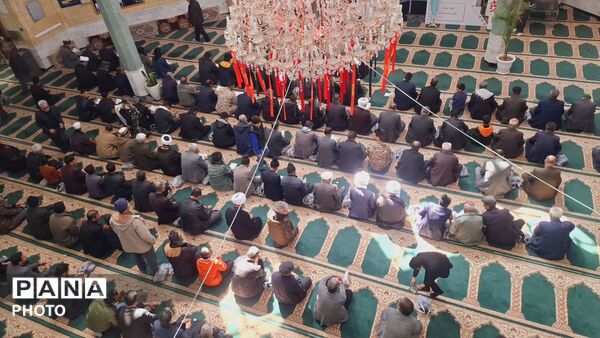 مصلی باخرز میزبان نمازگزاران 