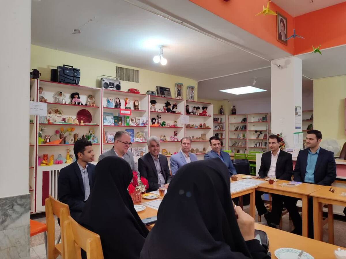 جلسه تقدیر از مدیران و معاونین پرورشی در کانون پرورش فکری کودکان و نوجوانان