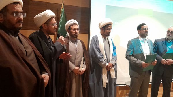 تجلیل از یاوران برتر تربیتی در مراسم گرامیداشت، هفته تربیت اسلامی و روز امور تربیتی