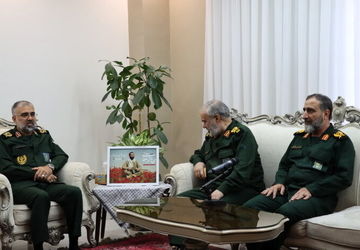 دیدار جانشین فرمانده کل سپاه با خانواده شهید تازه تفحص‌شده گلستان