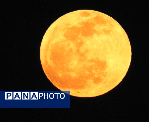 نگاه لنز پانا به پدیده نادر  « ماه خونین » 