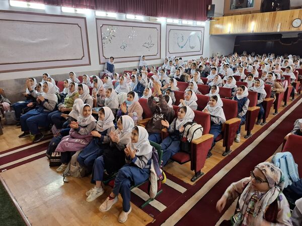 جشن یلدا ۱۴۰۴ در مدرسه ۱۷ شهریور شهرستان بجنورد 