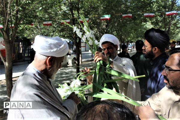 گلباران مزار شهدای حماسه آزادسازی خرمشهر در قم
