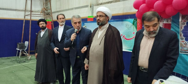 ضیافت افطاری و محفل دانش‌آموزی انس با قرآن کریم در سالن ورزشی عفاف شهر جعفریه قم