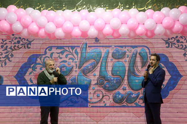 جشن ازدواج ۷۳۰ زوج دانشجوی در حرم حضرت معصومه(س)