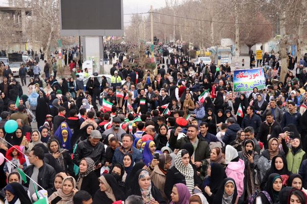 اقتدار مردم نظرآباد در راهپیمایی ۲۲ بهمن