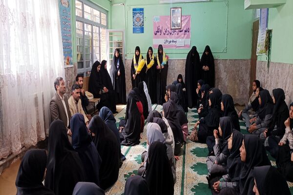 تقدیر از دانش‌آموزی که گوشواره‌اش را در طرح مشق همدلی اهدا کرد