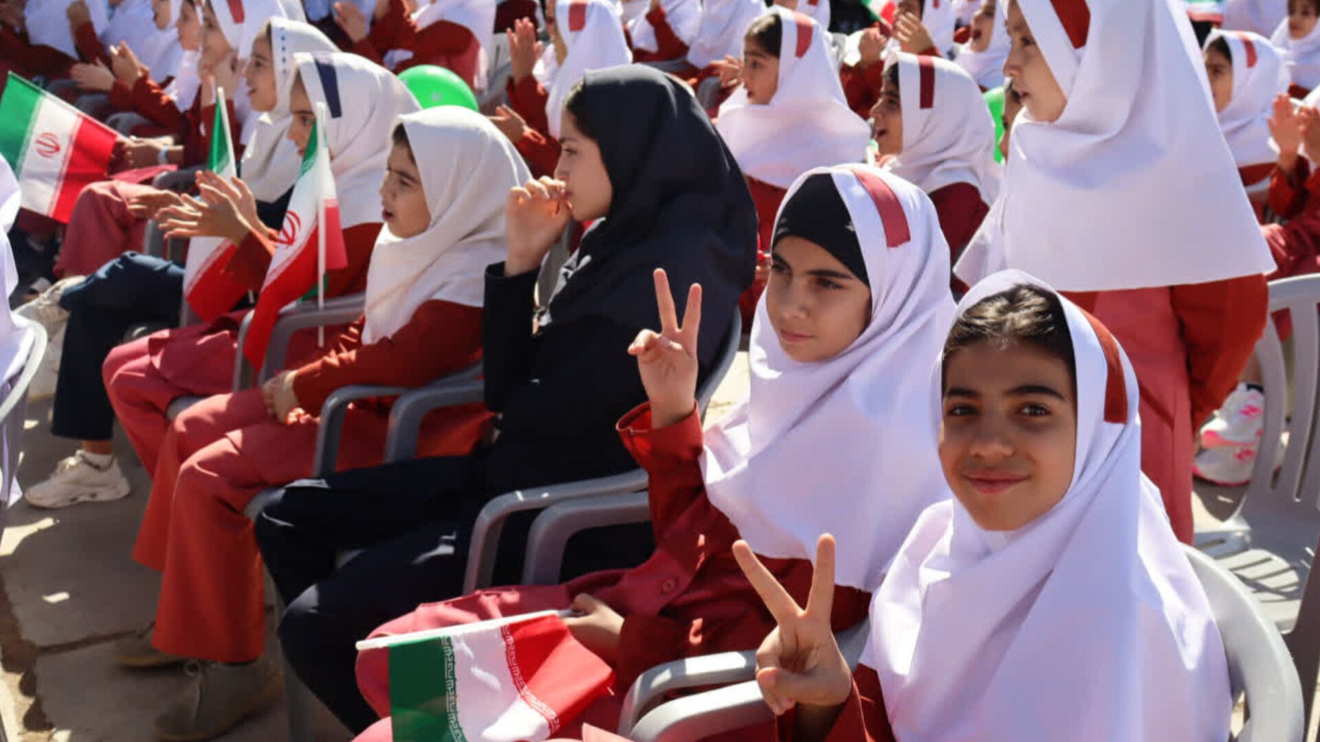 جشن باشکوه بازگشایی مدارس در دبستان رقیه کوهدشت با حضور مسئولین ارشد