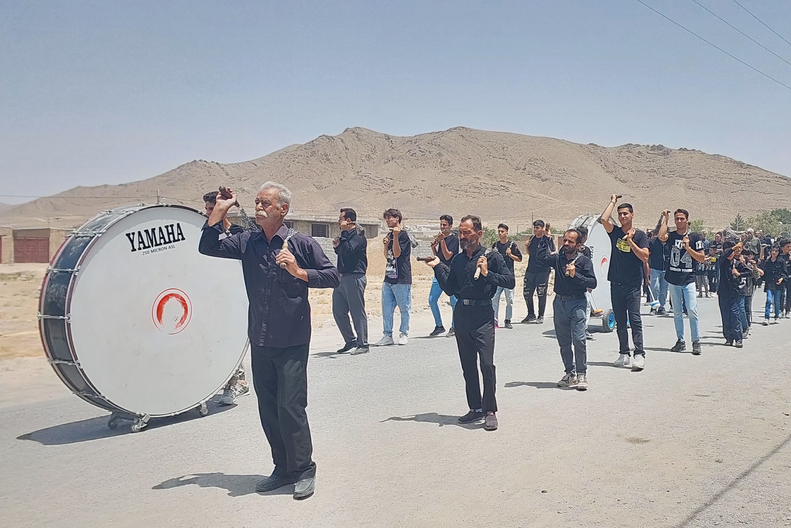مراسم عزاداری و زنجیرزنی روز عاشورا در روستای جعفرآباد بوانات