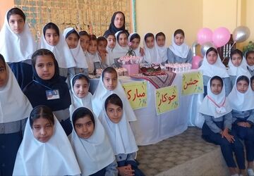 جشن خودکار؛قدمی تازه برای مسئولیت‌پذیری دانش‌آموزان چهارم دبستان نعمت الهی آباده
