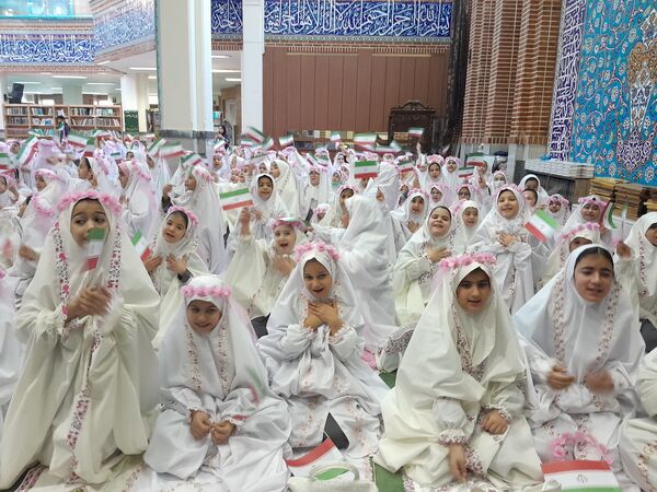 جشن بهار بندگی و موهبت مکلف شدن دختران دانش‌آموز منطقه پردیس