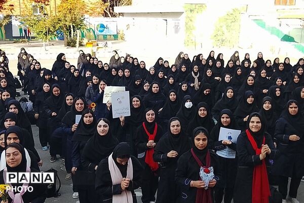 به صدا درآمدن زنگ سلامت در دبیرستان شاهد مرضیه جشن گرفتن حال خوب دانش آموزان 