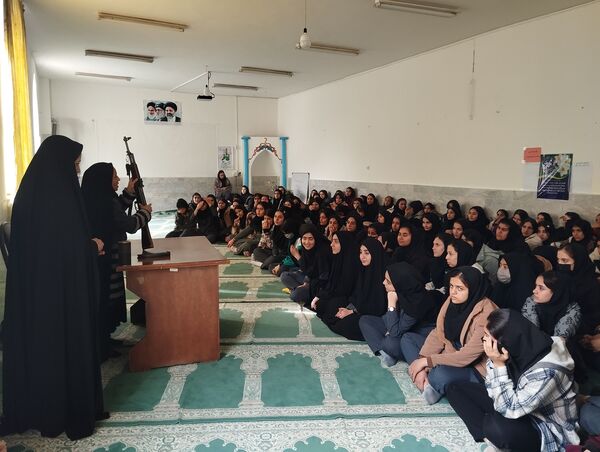 آموزش آمادگی دفاعی در سطح مدارس شهر آشخانه