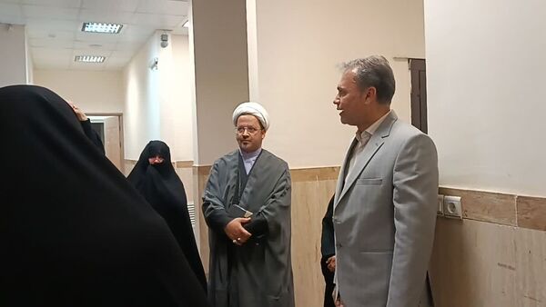 بازدید مسئولین اداره آموزش و پرورش از حوزه علمیه مکتب نرجس کاشمر