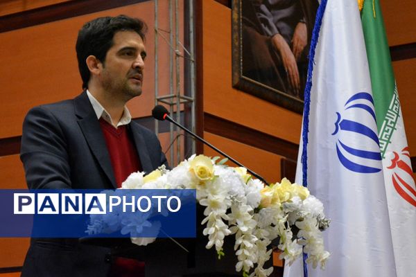 آیین تجلیل از برگزیدگان حوزه مشاوره و پیشگیری از آسیب‌های اجتماعی بهارستان‌دو