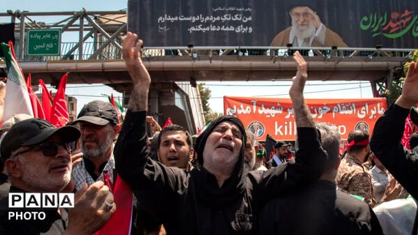 وداع حماسی ملت با پیکر مطهر پیشوای انقلاب اسلامی