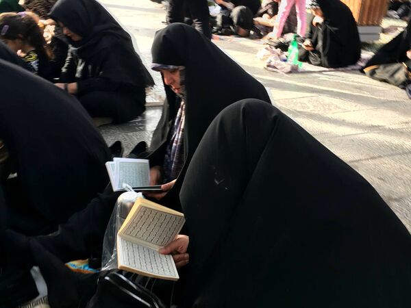برپایی مراسم دعای عرفه در گلستان شهدای اصفهان