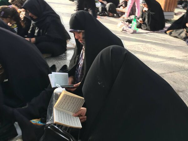 برپایی مراسم دعای عرفه در گلستان شهدای اصفهان