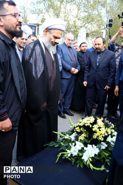 مراسم تشییع پیکر معلم و شاعر نامدار «باریشماز»