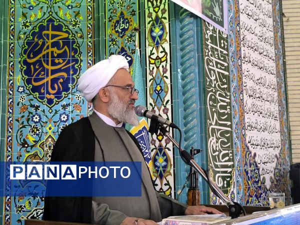 پیوند دل‌های مؤمن در صفوف نماز جمعه بندرترکمن