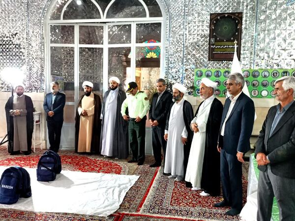 رزمایش مهر تحصیلی؛ اهدا ۲۰۰ بسته لوازم التحریر به دانش آموزان نیازمند