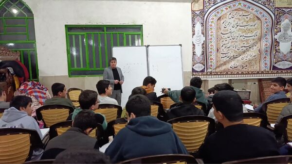  حضور مسئولان آموزش و پرورش در جمع معتکفین دانش‌آموز یاسوج