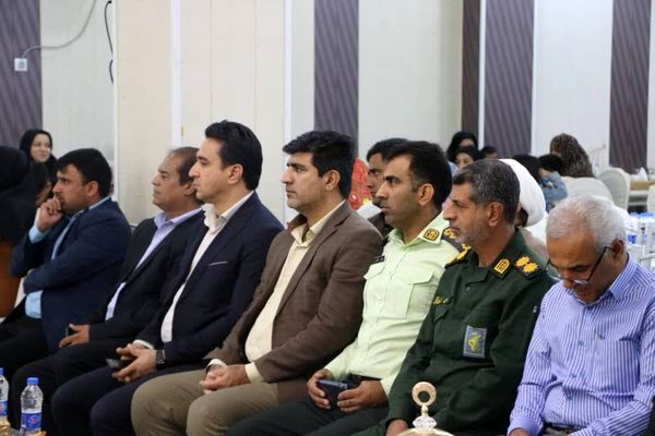 جشن تجلیل ازمقام والای معلم در بندرخمیر