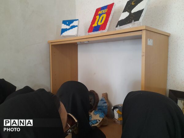 بازدید دانش آموزان  آموزشگاه تکتم از نمایشگاه کانون امام خمینی (ره) 