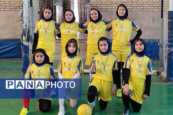 مسابقه فوتسال دانش‌آموزی دختران ابتدایی در بهارستان دو