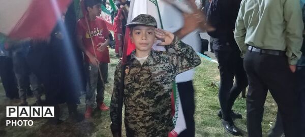 نمایش توان دفاعی کشور در میدان امام حسین (ع) یزد