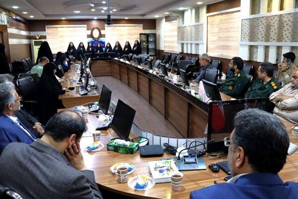 گرامیداشت هفته معلم با تجلیل از فرهنگیان آموزش و پرورش منطقه ۱۴ 