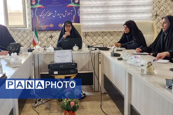 کارگاه "تربیت کنشگر جوانی جمعیت" ویژه رابطین امور بانوان مدارس منطقه کهریزک 
