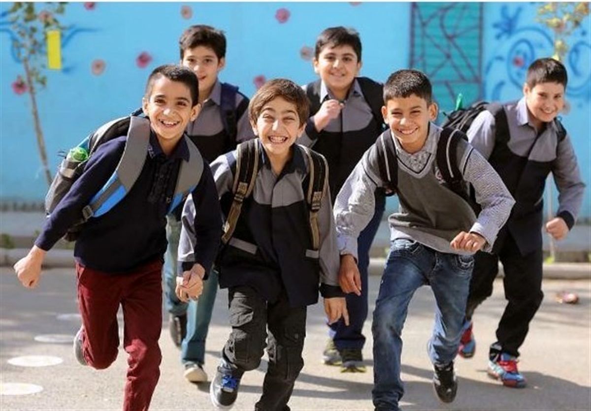 درصدد تقویت و توانمندسازی همیار مشاوران در مدرسه هستم