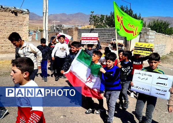 غبارروبی گلزار شهدای روستای نمرور توسط دانش‌آموزان