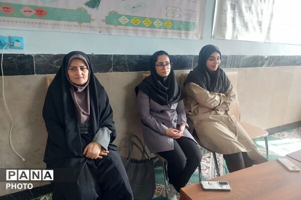 ارتقای تاب‌آوری دانش‌آموزان فیروزکوه از طریق هم‌افزایی مدرسه و خانواده در هفته پدافند غیرعامل