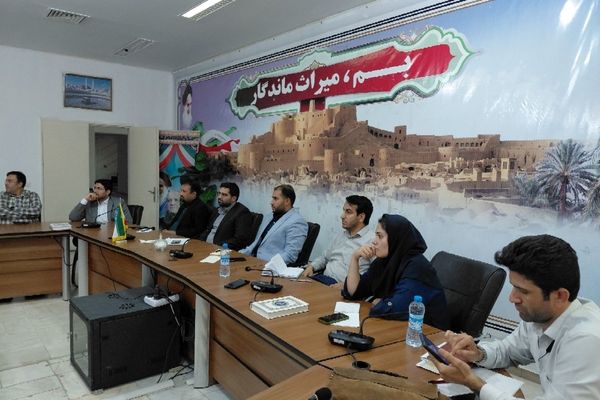 نشست هم‌اندیشی مشاوران جوان استاندار کرمان با گروهی از جوانان شهرستان بم 