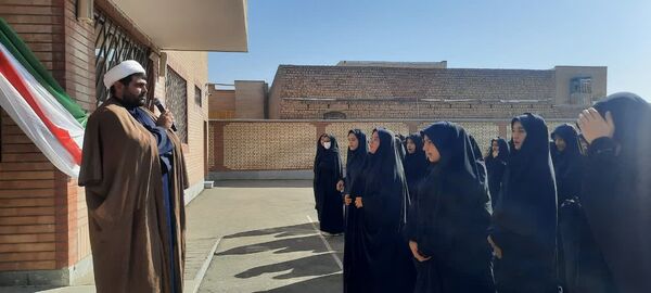 افتتاح اتاق بهداشت در دبیرستان نسرین عرب ساوه