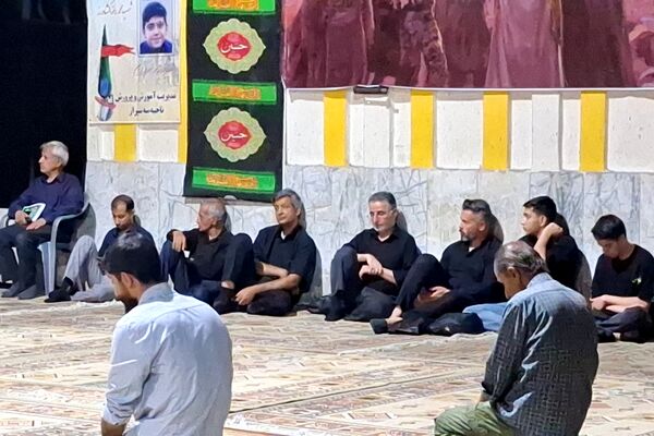 عزاداری سالار شهیدان شب سوم محرم در دبیرستان شهید دستغیب ناحیه۳ شیراز 