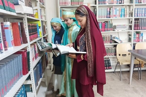 محفل «مام وطن» با طنین شاهنامه‌خوانی در کتابخانه مرکزی علامه امینی شهرستان قدس
